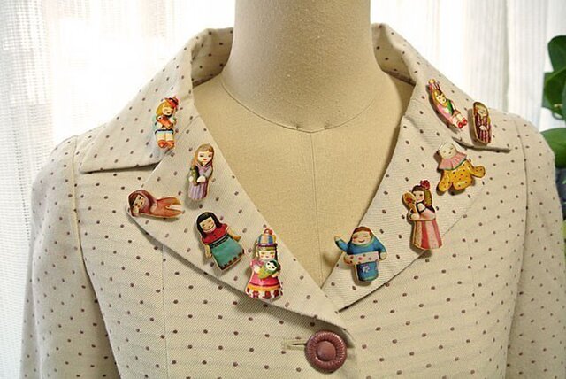 溺れる人形ブローチ | iichi 日々の暮らしを心地よくするハンドメイド