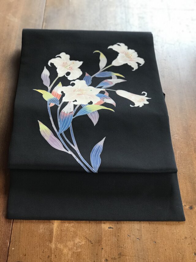 黒地塩瀬ゆり柄なごや帯