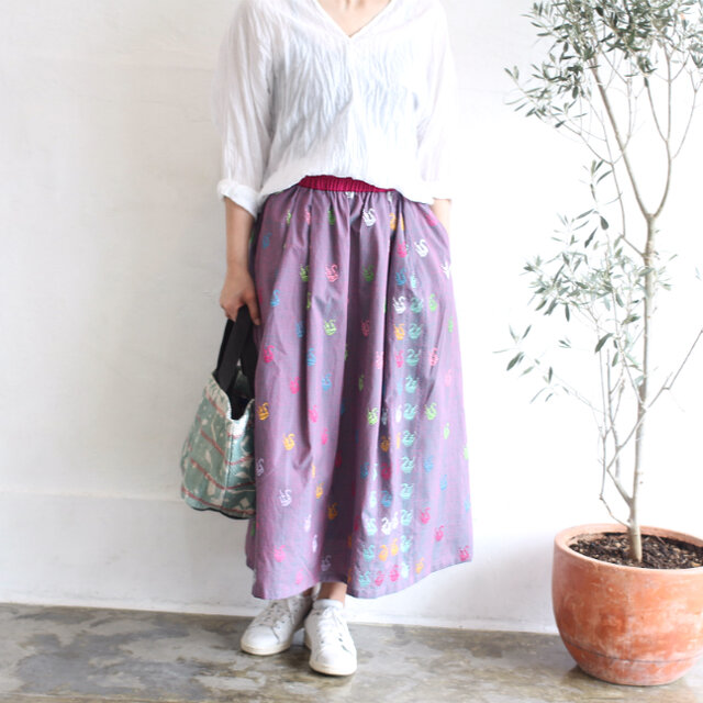 ミャンマーの手織り綿ギャザースカート【ダック柄玉虫プラム】 | iichi ハンドメイド・クラフト作品・手仕事品の通販