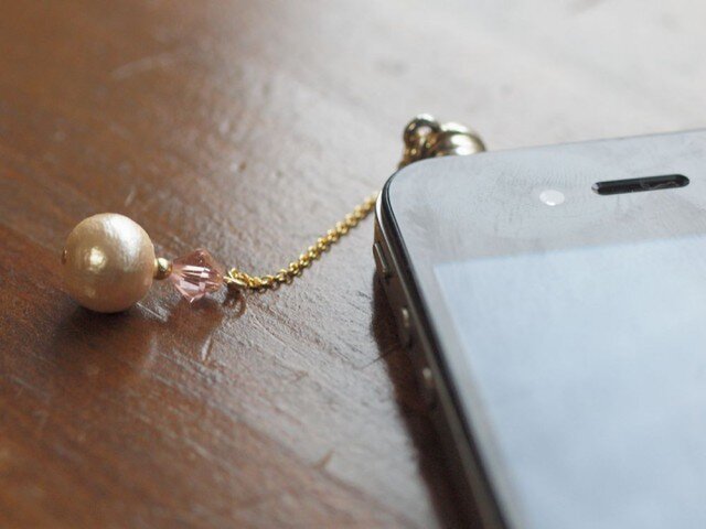 スマホピアス(コットンパール&スワロフスキー)の画像1枚目