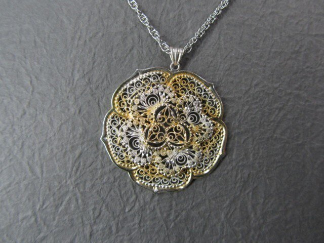 銀製ペンダント 薔薇 P-51-K | iichi 日々の暮らしを心地よくする