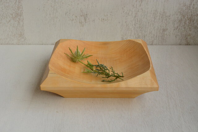 トチの四角深皿 | iichi 日々の暮らしを心地よくするハンドメイドや