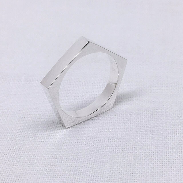 ペンタゴン(五角形)のシルバーリングの画像1枚目