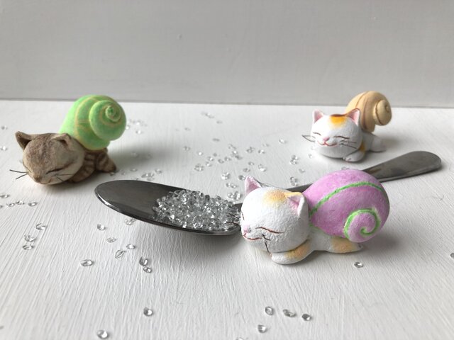 カタツムリ猫さん 白黄トラ | iichi 日々の暮らしを心地よくする