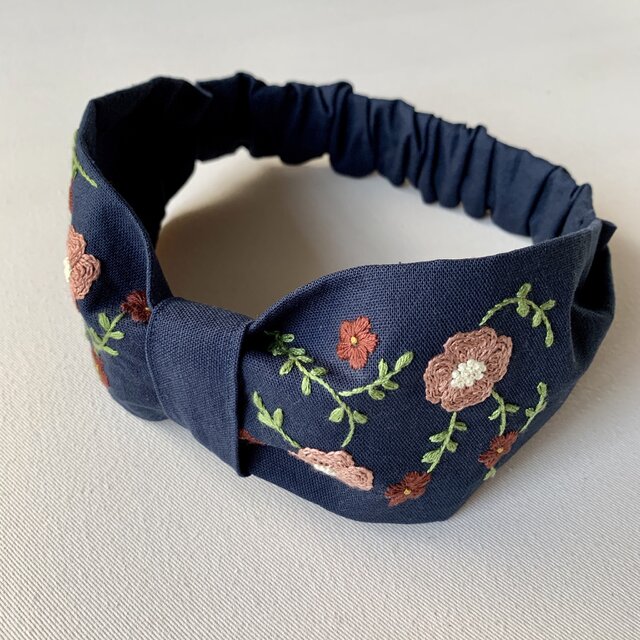 ボタニカル刺繍のヘアバンド(コットンリネン)の画像1枚目