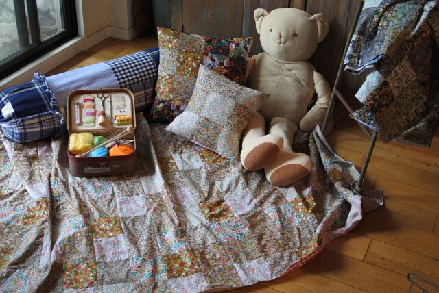 リバティパッチワークブランケット 赤、ピンク系 | iichi 日々の