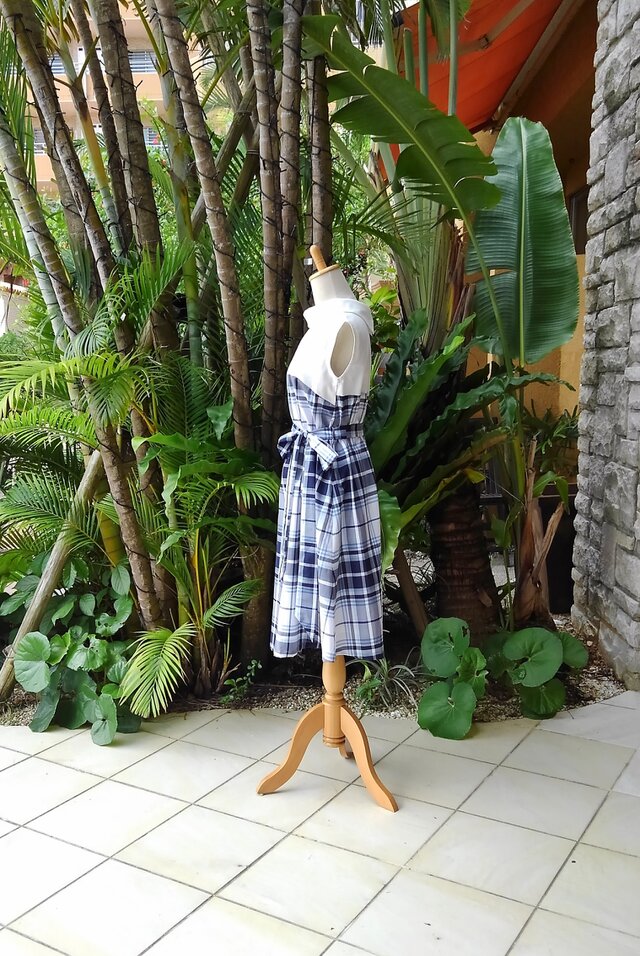 極美品 群言堂 登美 バンドカラー コットンウール ワンピース チェック柄 極美品 群言堂 登美 バンドカラー コットンウール ワンピース チェック