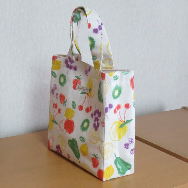 ハンドメイド☆トートバッグ☆A4☆野菜・フルーツ柄（生成