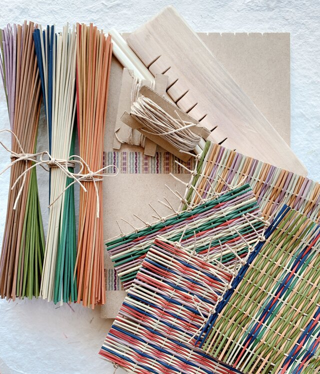 い草手織りコースター作り体験キット（カラフル9色セット） iichi 日々の暮らしを心地よくするハンドメイドやアンティークのマーケットプレイス