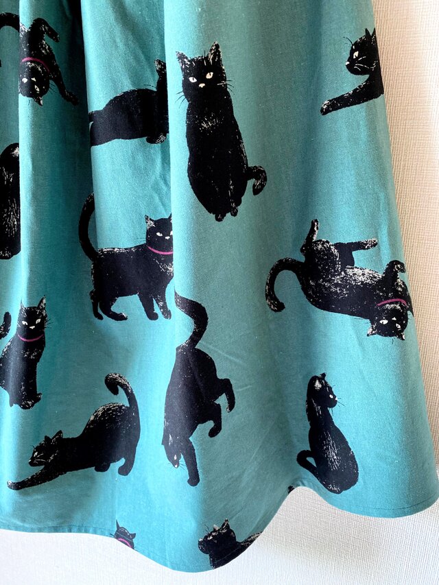 didizizi ジャガード　猫　ロングスカート didizizi（ディディジジ）の「トラ猫と黒猫JQ SK（スカート）」 - WEAR