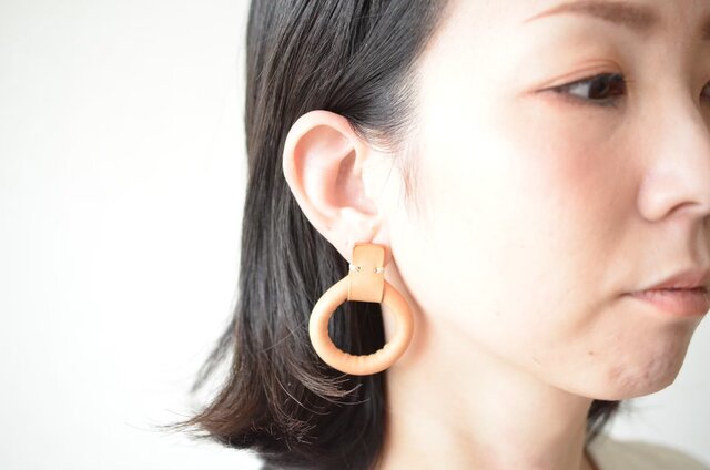 【レザーピアス/イヤリング】 Donuts〝Nude〟の画像1枚目