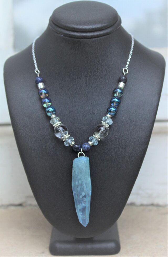 アクアオーラレムリアンクォーツ　レムリアの古代の記憶や高度な情報が刻まれる石