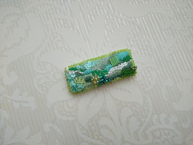 刺繍ブローチ 森林浴の画像1枚目