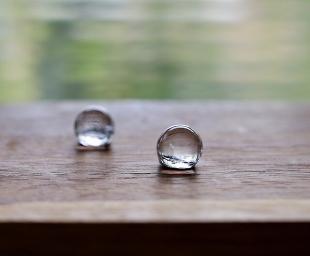 雨粒ピアス フックピアス（アレルギー対 ） iichi 日々の暮らしを心地よくするハンドメイドやアンティークのマーケットプレイス