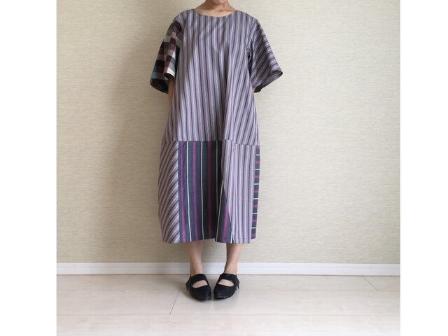 綿ストライプの半袖ゆるワンピ004(グレー系)の画像1枚目
