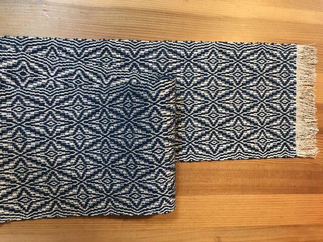 *m様ご予約品*藍模様手織りのテーブルセンターの画像1枚目