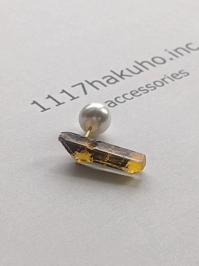 そして、あざとく…/pierced earring/yellowの画像1枚目