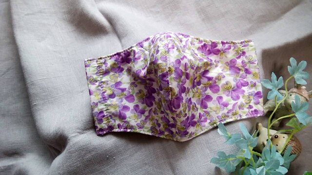 送料無料✴淡い紫のビオラ柄リバティプリント使用✴の画像1枚目
