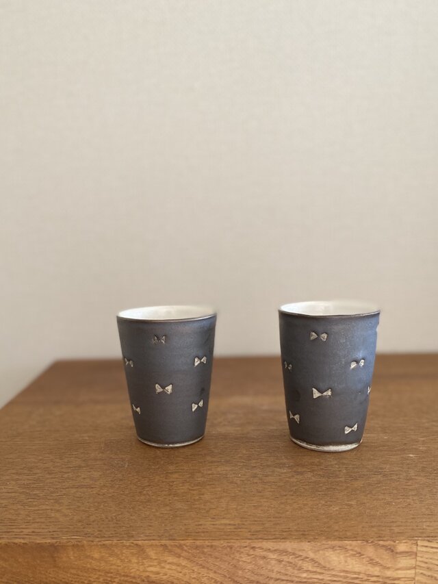 黒釉ガーリーゆのみの画像1枚目