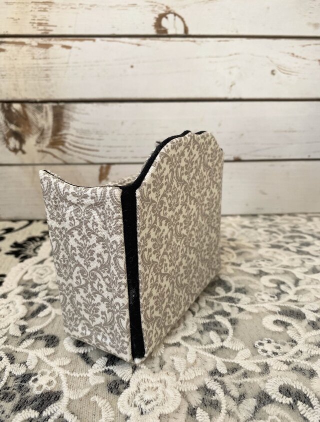 カルトナージュ ダマスク柄のミニチュアチェスト | iichi 日々の暮らし