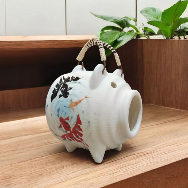 金魚柄 蚊取り豚 | iichi 日々の暮らしを心地よくするハンドメイドや