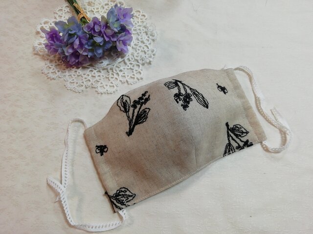 ★可愛い刺繍のコットンリネンマスク・大人立体マスク★の画像1枚目