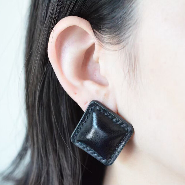 Cordovan Airas~square~【レザーピアス/イヤリング】"black"