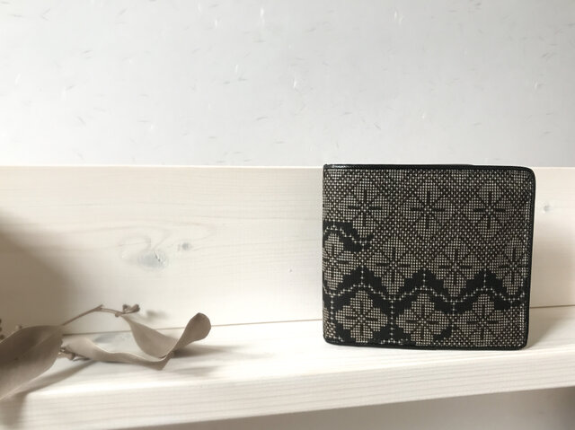 奄美大島紬：折財布 | iichi 日々の暮らしを心地よくするハンドメイド
