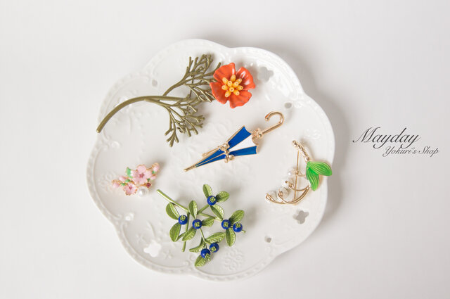 優雅なブローチシリーズ』三茶花ブローチ 帯留め | iichi 日々の暮らし