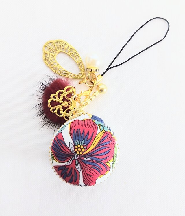 リバティガーラのマカロンポーチ②