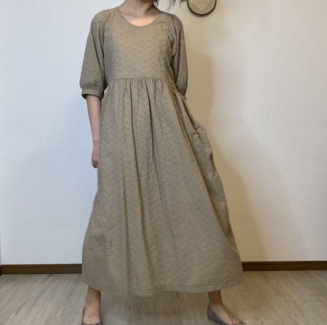 【値下げ】パンチングレースラブリーワンピース(カーキ色)の画像1枚目