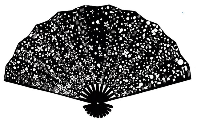 額装済み切り絵作品・小花の扇の画像1枚目