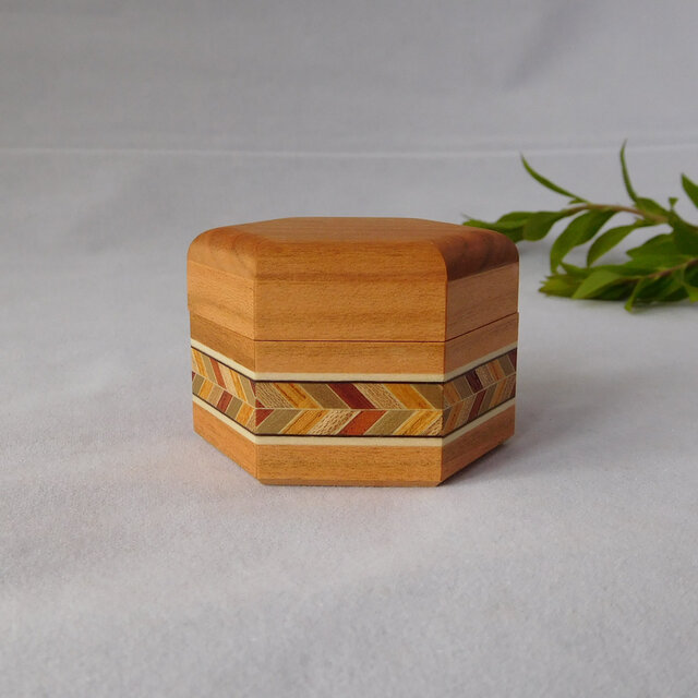 六角小箱（山桜） | iichi 日々の暮らしを心地よくするハンドメイドや