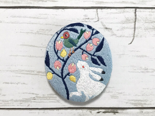 手刺繍装画ブローチ*竹久夢二「淑女画報」よりの画像1枚目