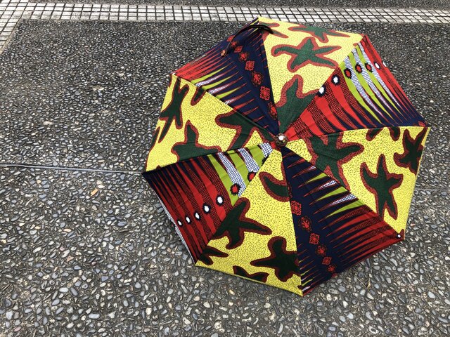 e169-アフリカ布日傘(ジャンプ式)の画像1枚目