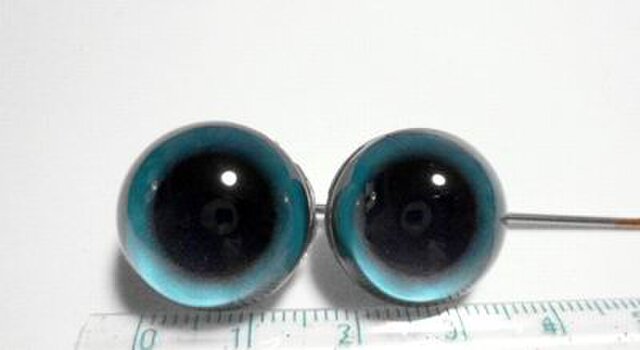 にゃんこのおめめ○半球グラスアイ○猫目○18mm〇BM903-2(パーツ付き)の画像1枚目