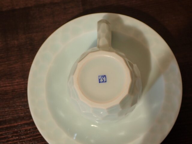磁器 青白磁釉面取り カップとソーサーのセット | iichi 日々の暮らし