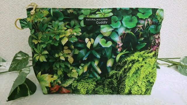 深緑の庭 ポーチの画像1枚目