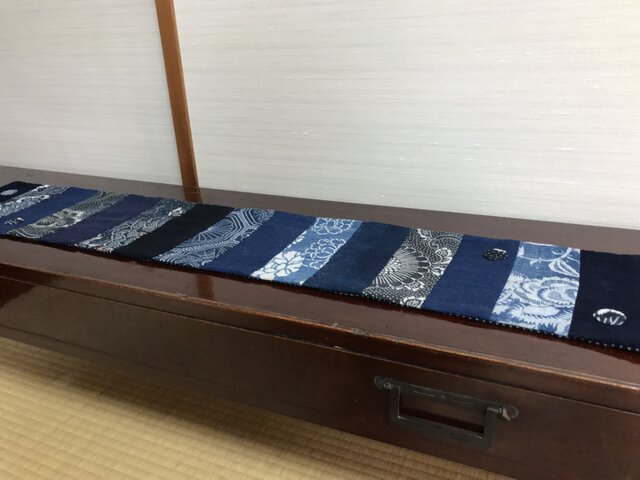 ヴィンテージ藍型染めのテーブルセンター タペストリーでも 涼しさを