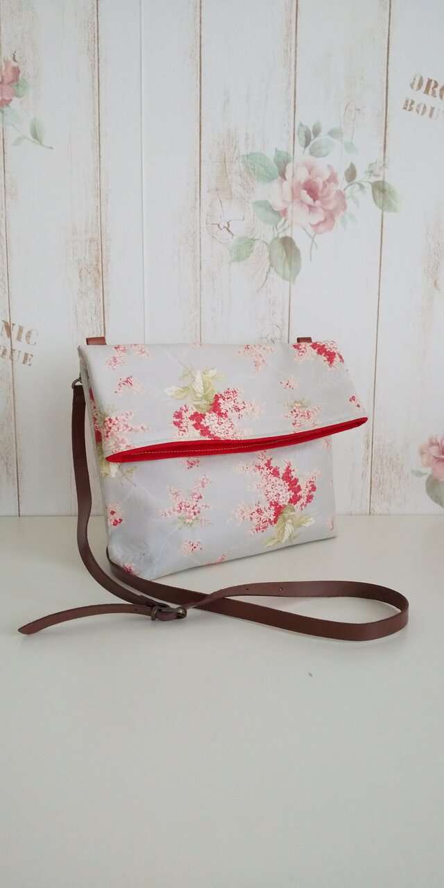 moda 赤小花柄 ショルダーバッグの画像1枚目