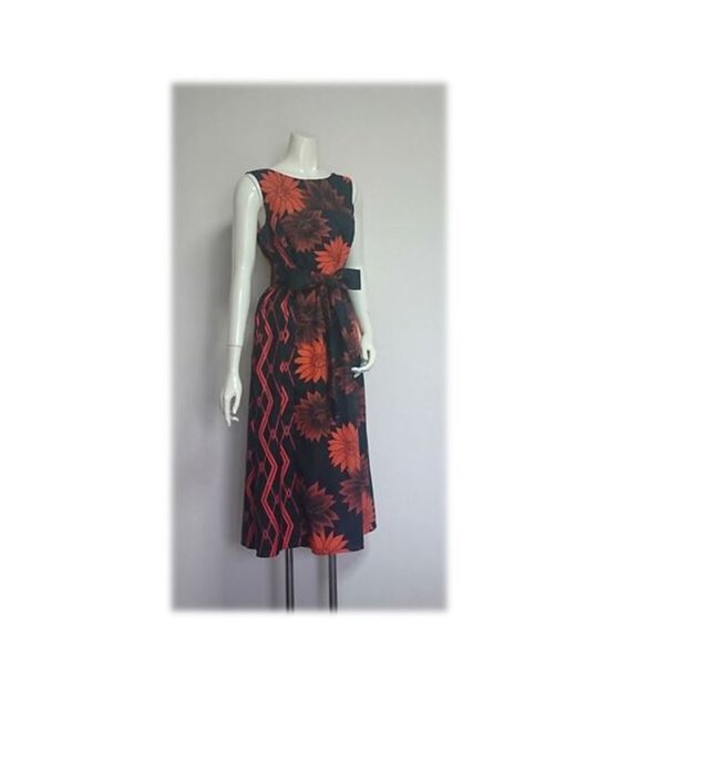 173＊2種類の柄浴衣からＡラインワンピース（黒×オレンジ）