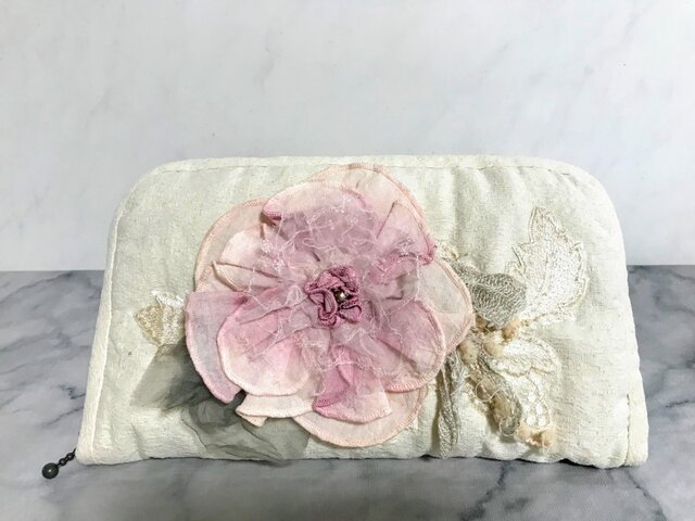 ソーイングポーチ（草木染お花付き） | iichi 日々の暮らしを心地よく
