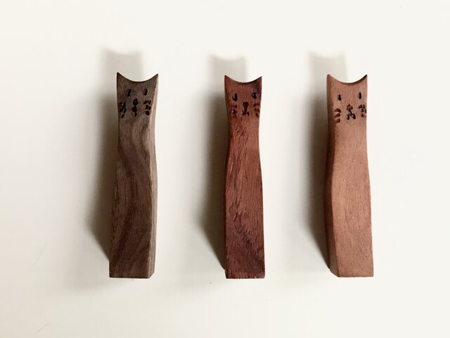 猫の箸置き3個セット 置き物にもなります。猫背が特徴の画像1枚目
