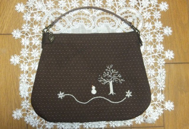 SOLD 雪景色ポーチバッグの画像1枚目