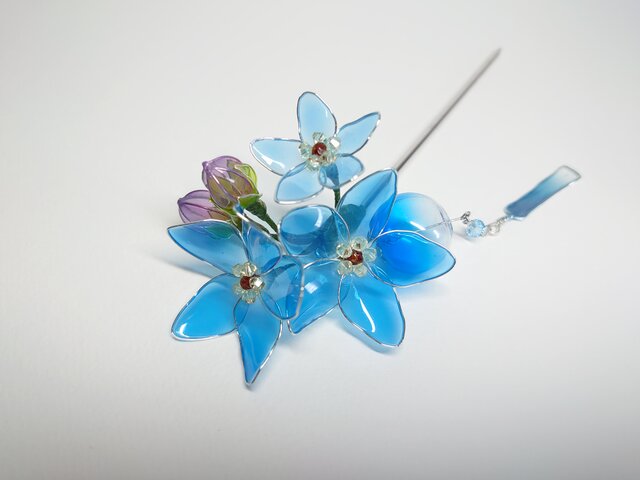 勿忘草の髪飾り | iichi 日々の暮らしを心地よくするハンドメイドや