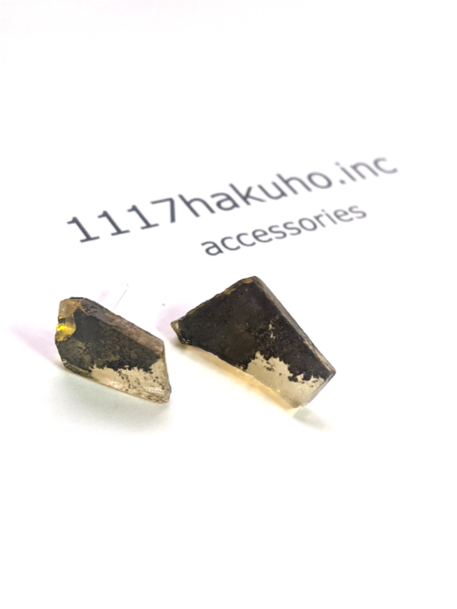 そして、あざとく…/pierced earring/yellow/アレルギー対応の画像1枚目