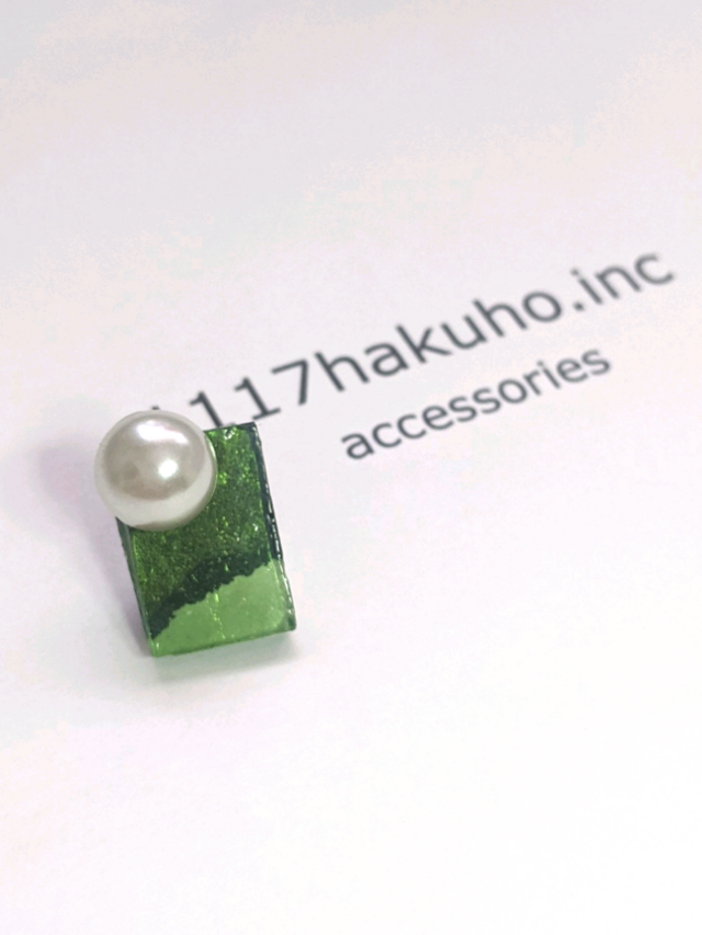 そして、あざとく…/pierced earring/greenの画像1枚目