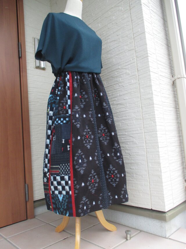着物リメイク 伊予絣のパッチスカート 裏付きです 一点品の画像1枚目