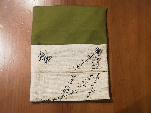 手刺繍☆マスクケースとティッシュケース | iichi 日々の暮らし