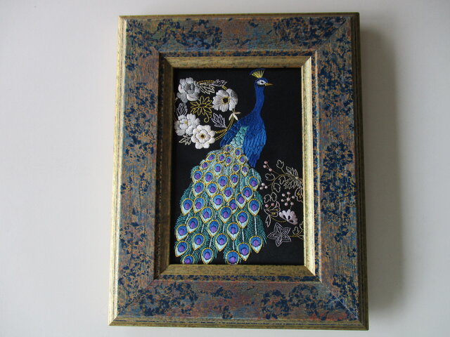 孔雀の刺繍アート作品　絹糸刺繍　額入り it-5f152eb659358-1200.jpg